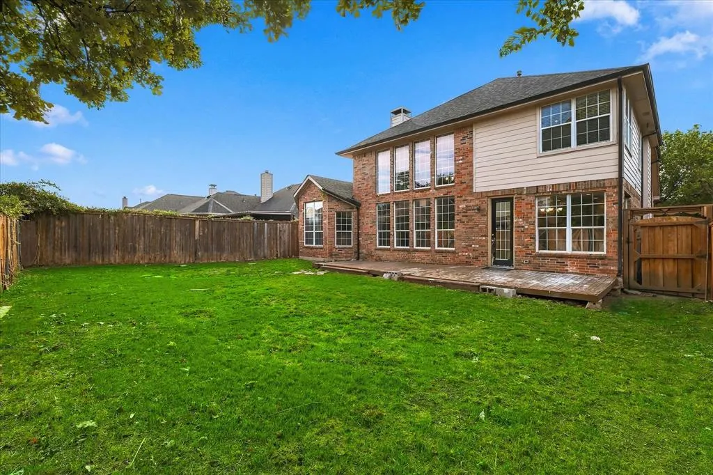 2621 Whispering Trail