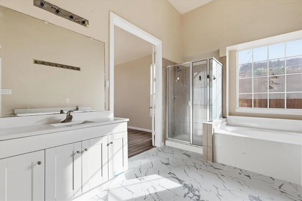 2621 Whispering Trail