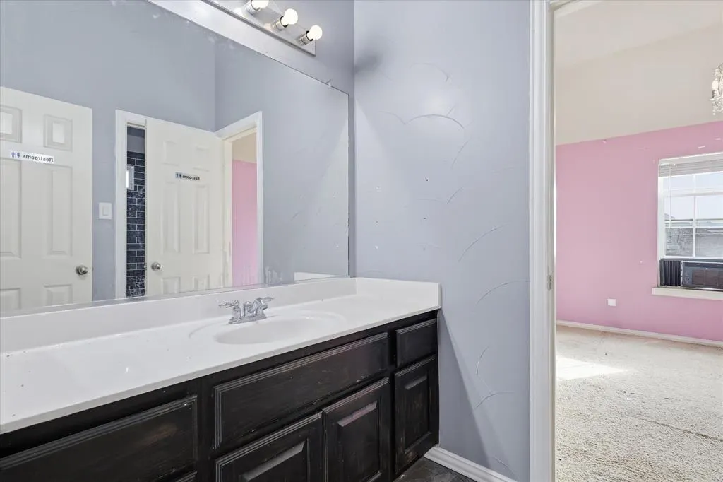 2621 Whispering Trail