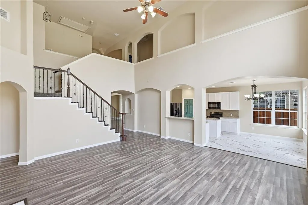 2621 Whispering Trail