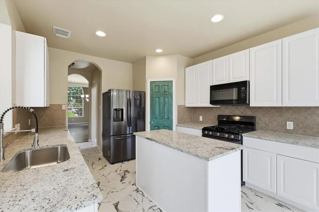 2621 Whispering Trail