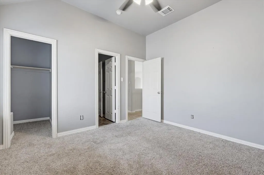 2621 Whispering Trail