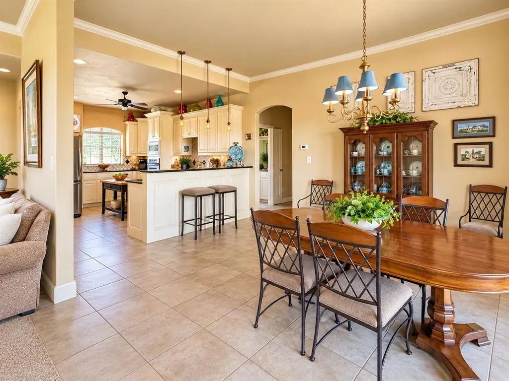 101 Cheyenne Trail S