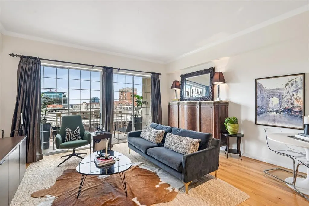 3225 Turtle Creek Boulevard #914