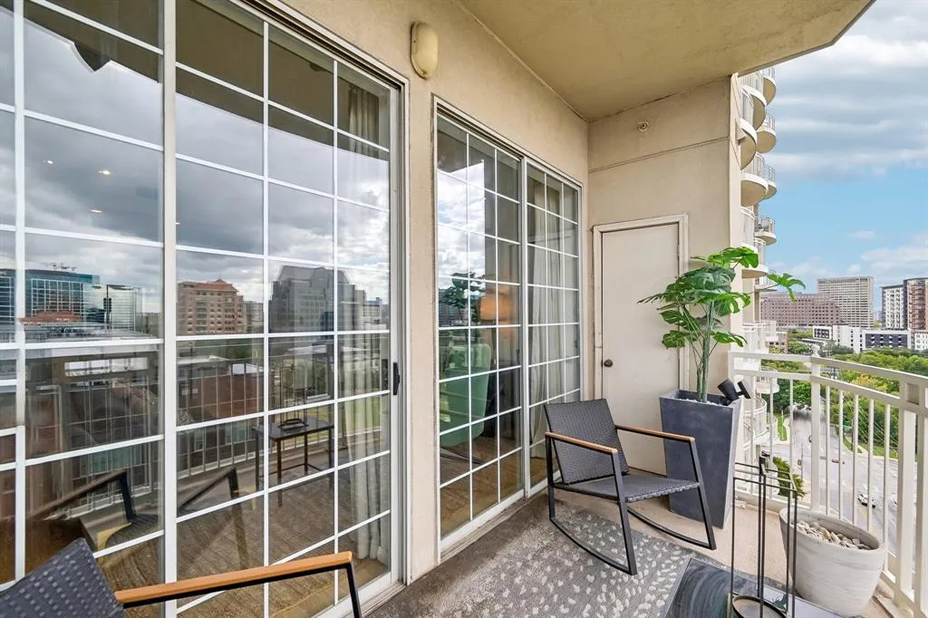 3225 Turtle Creek Boulevard #914