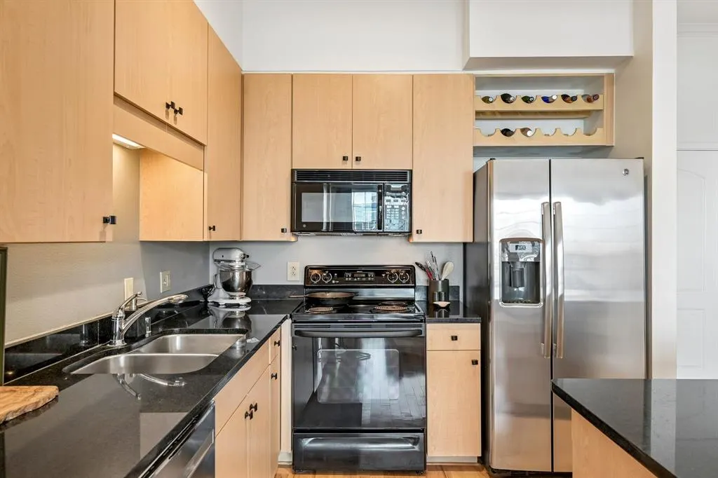 3225 Turtle Creek Boulevard #914