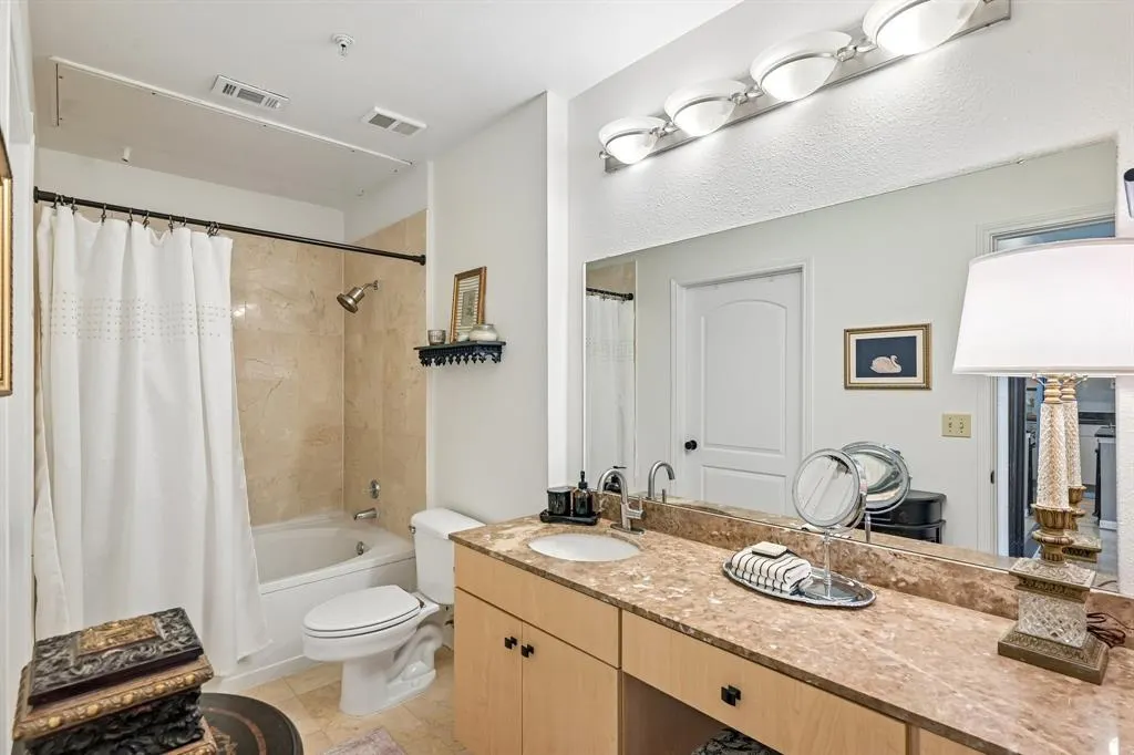 3225 Turtle Creek Boulevard #914