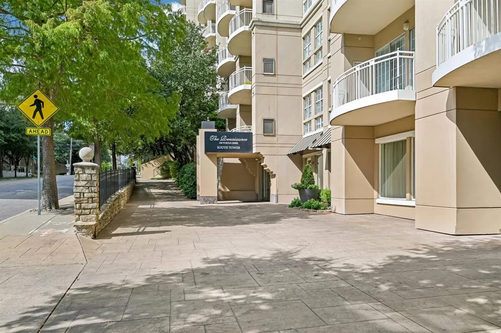 3225 Turtle Creek Boulevard #914