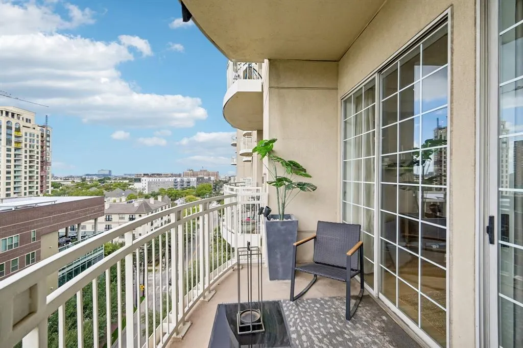 3225 Turtle Creek Boulevard #914