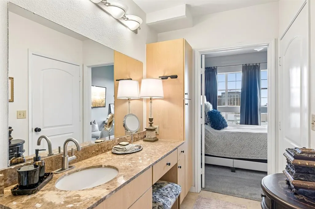 3225 Turtle Creek Boulevard #914