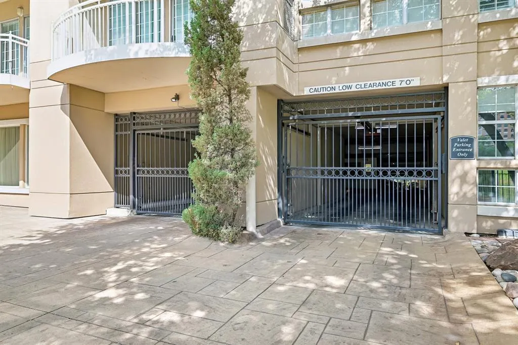 3225 Turtle Creek Boulevard #914