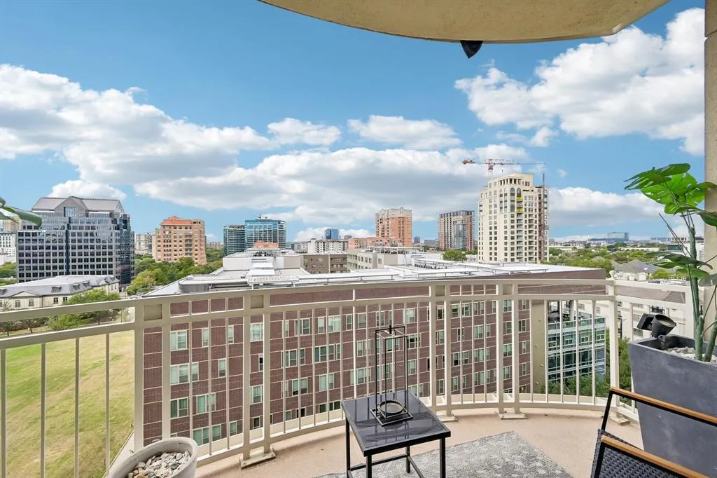 3225 Turtle Creek Boulevard #914