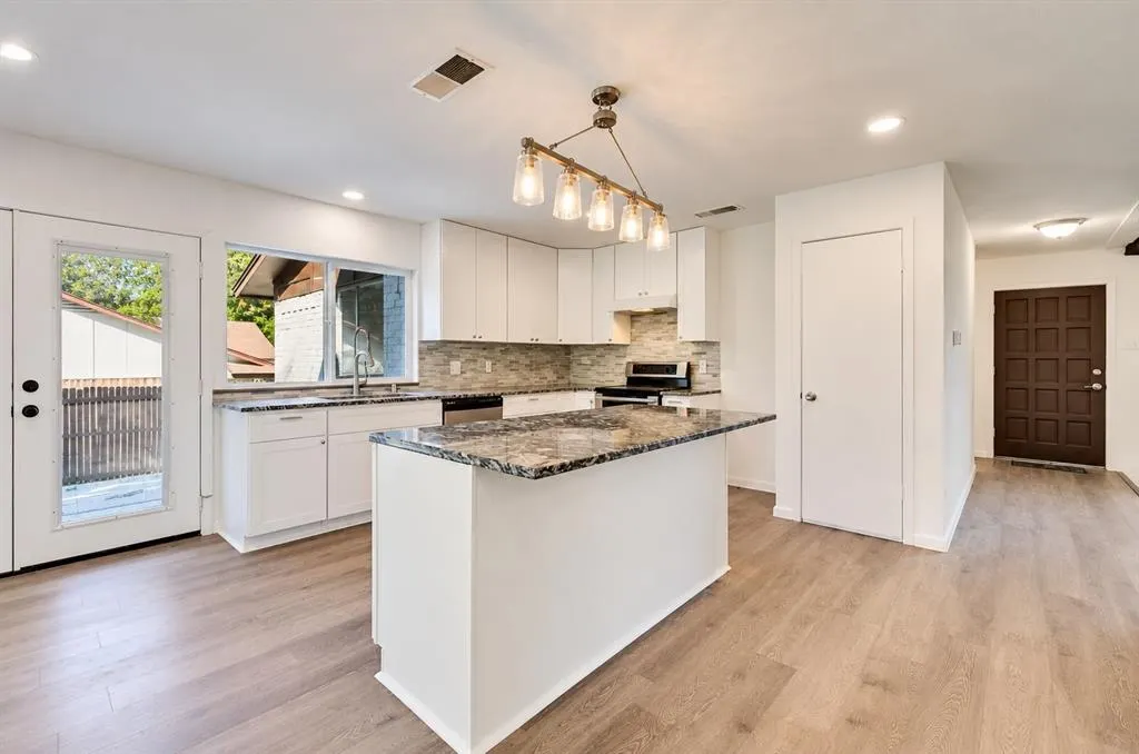 3508 Wildwood Circle