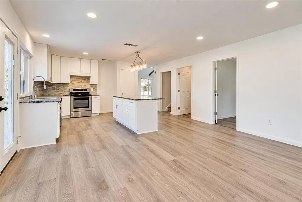 3508 Wildwood Circle