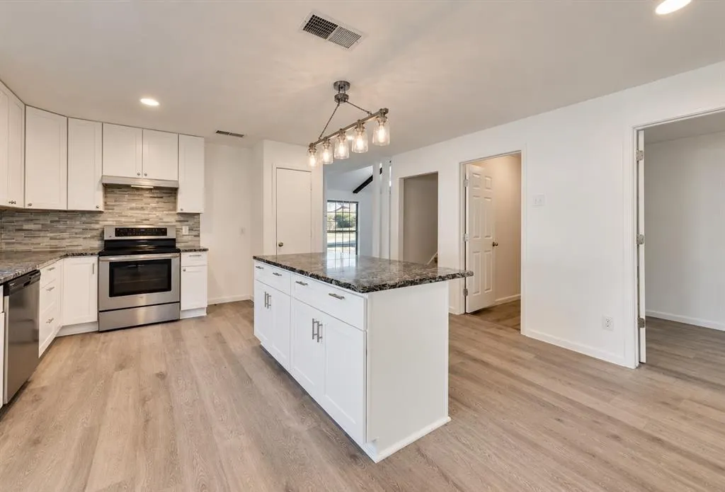 3508 Wildwood Circle