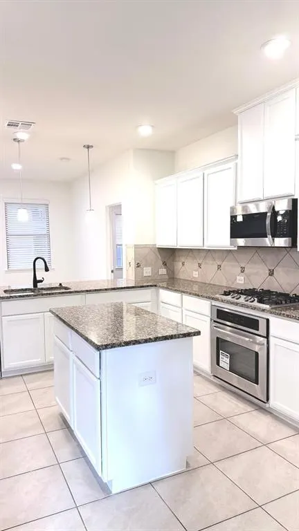10020 Kemah Place