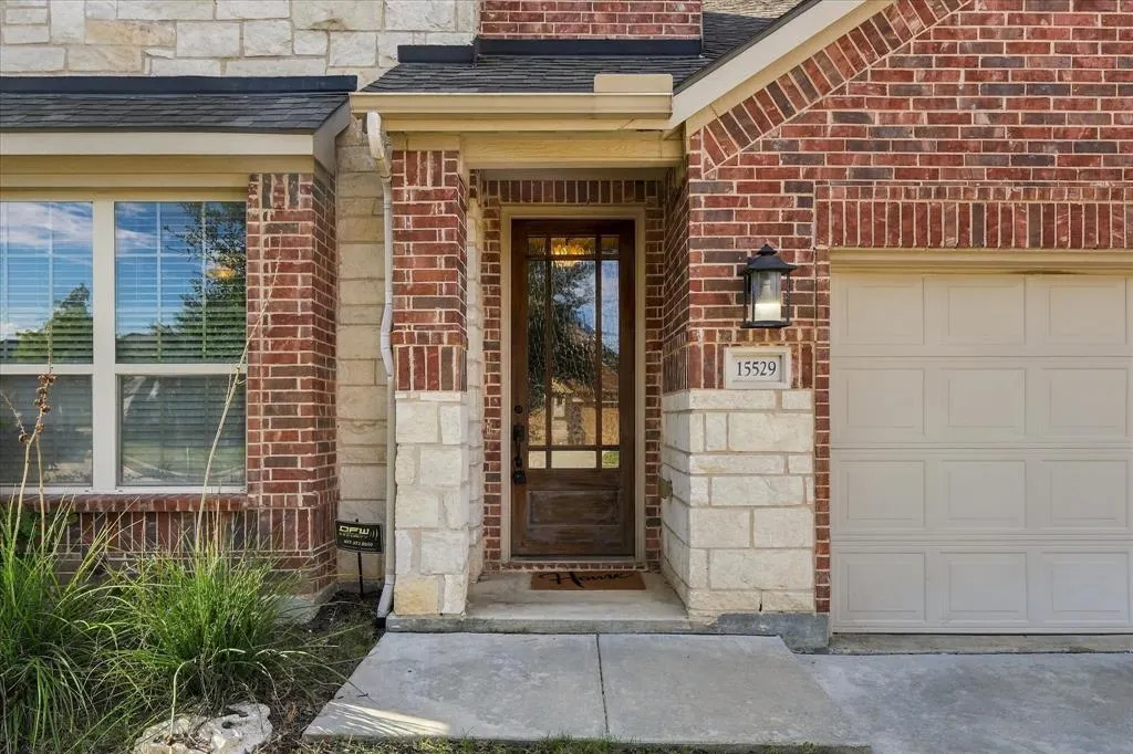 15529 Pioneer Bluff Trail