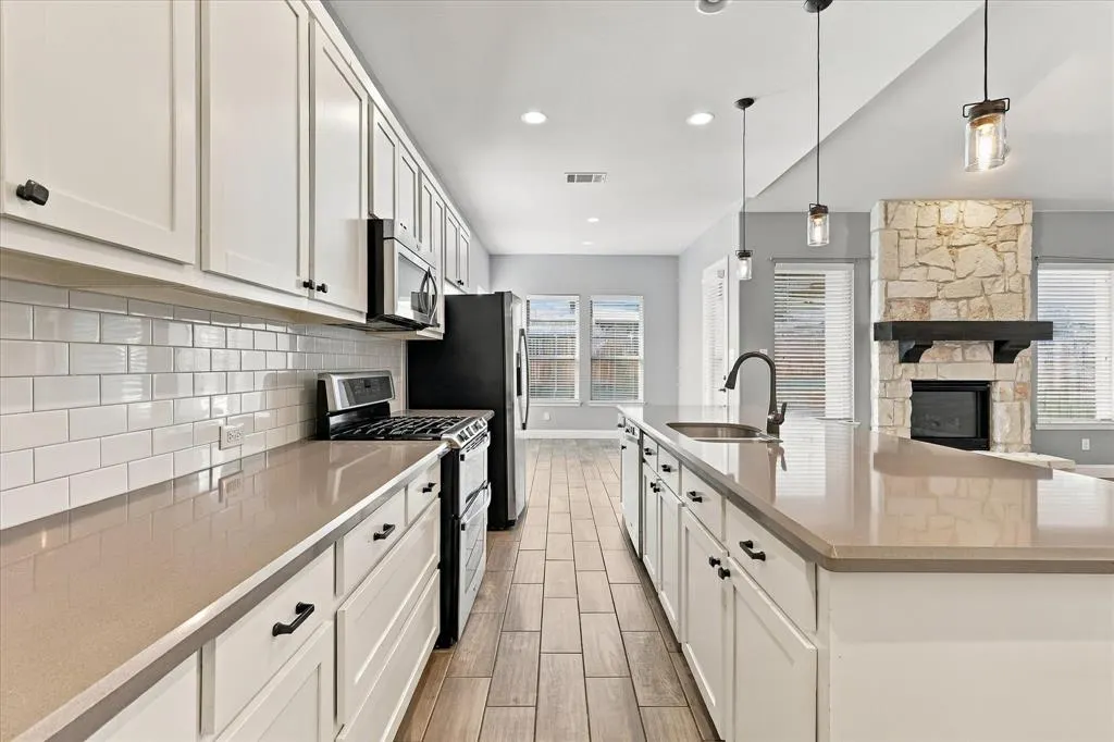 15529 Pioneer Bluff Trail