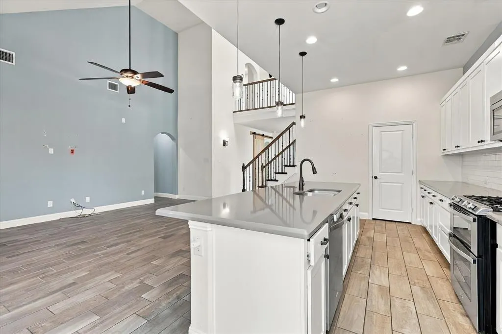 15529 Pioneer Bluff Trail
