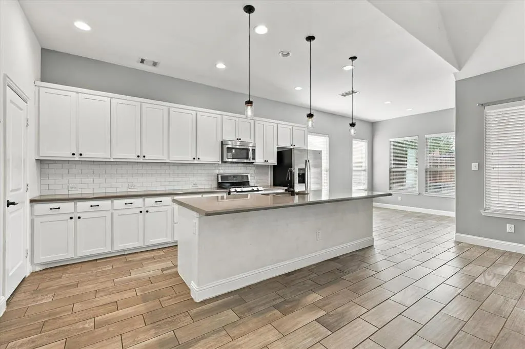 15529 Pioneer Bluff Trail
