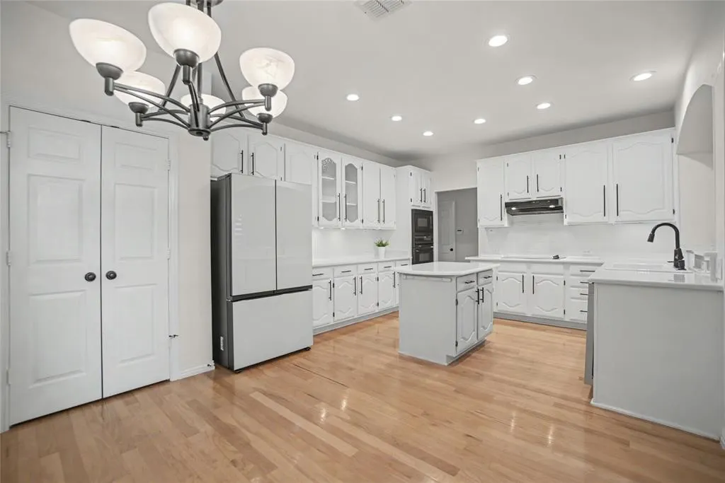 5817 Louisville Drive
