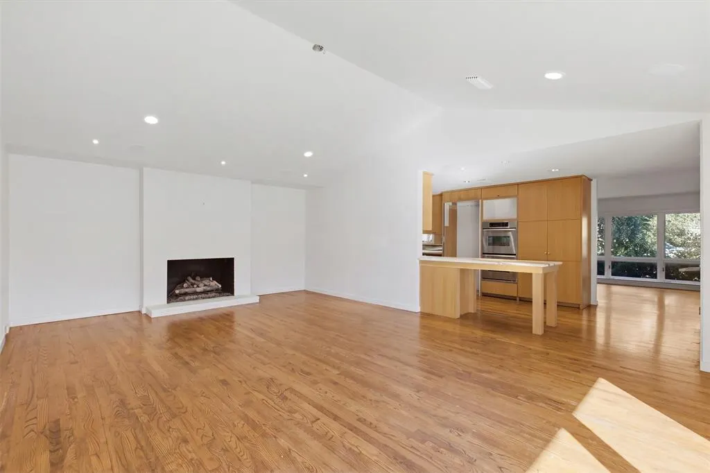 7606 Currin Drive