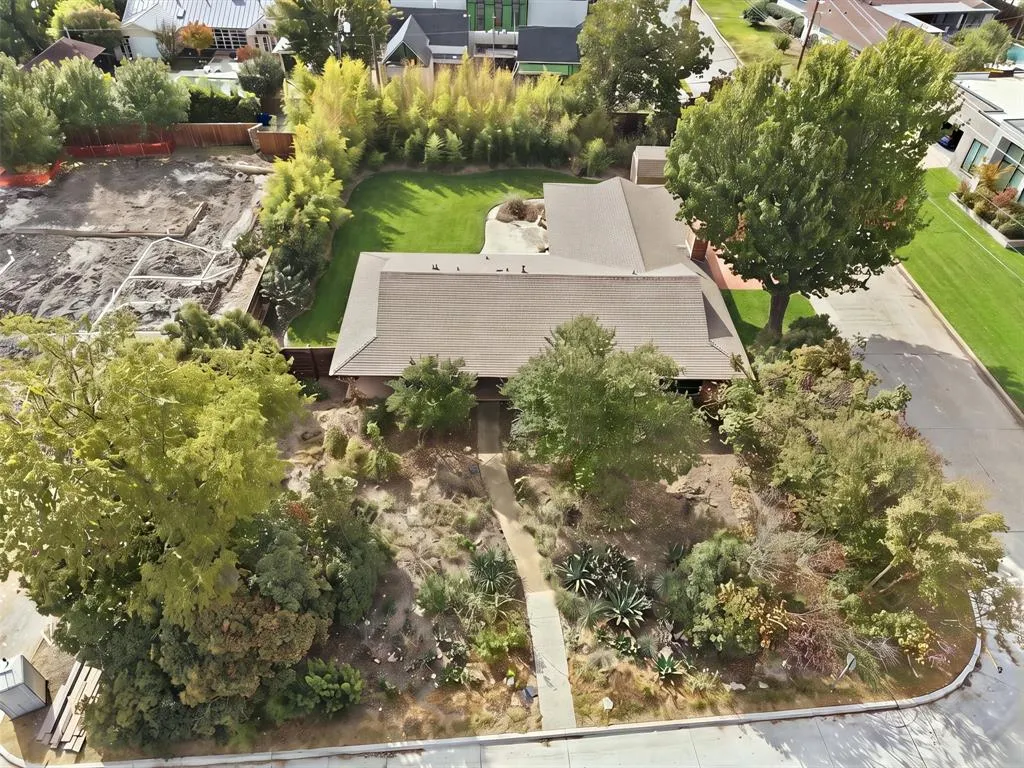 7606 Currin Drive