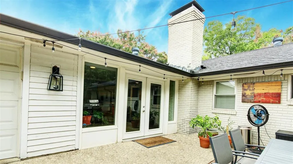3230 Camelot Drive