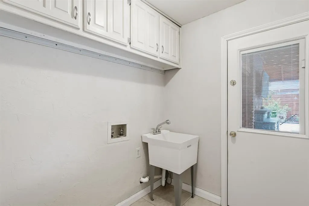 1509 Aylesbury Lane