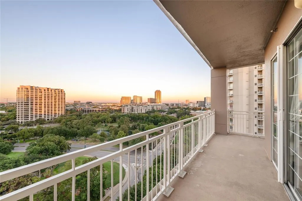 3225 Turtle Creek Boulevard #1247