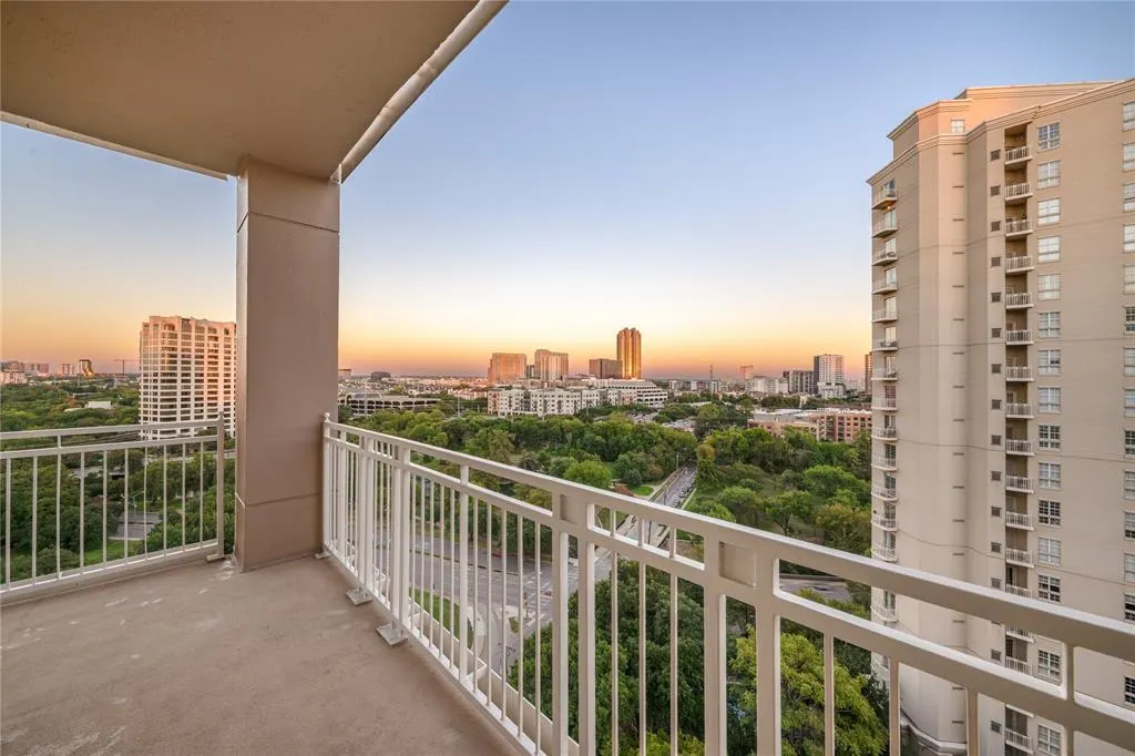 3225 Turtle Creek Boulevard #1247
