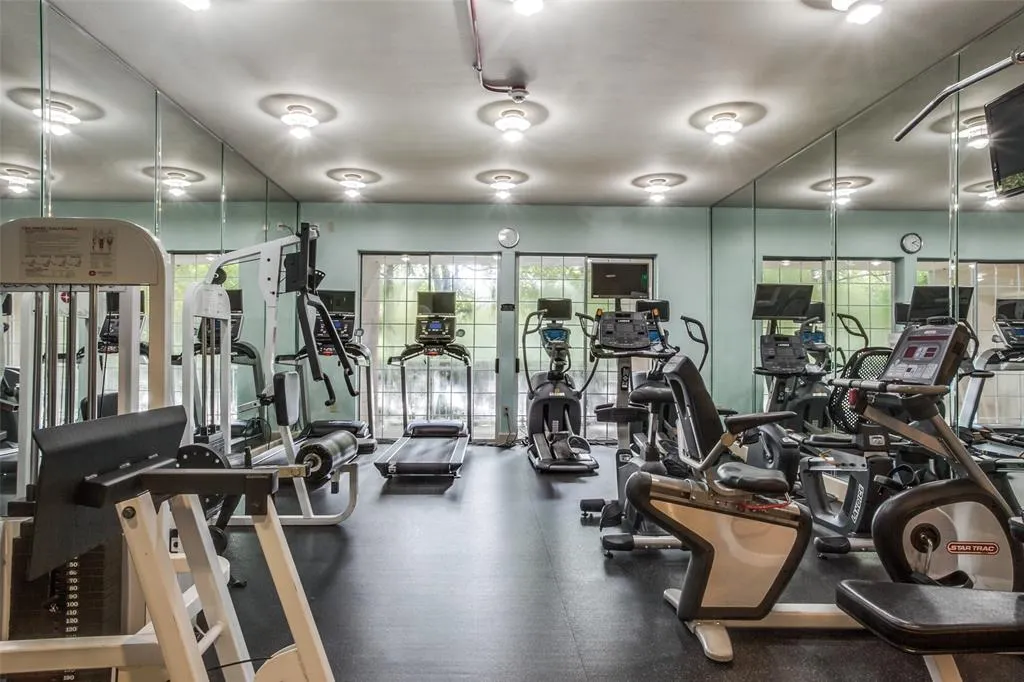 3225 Turtle Creek Boulevard #1247