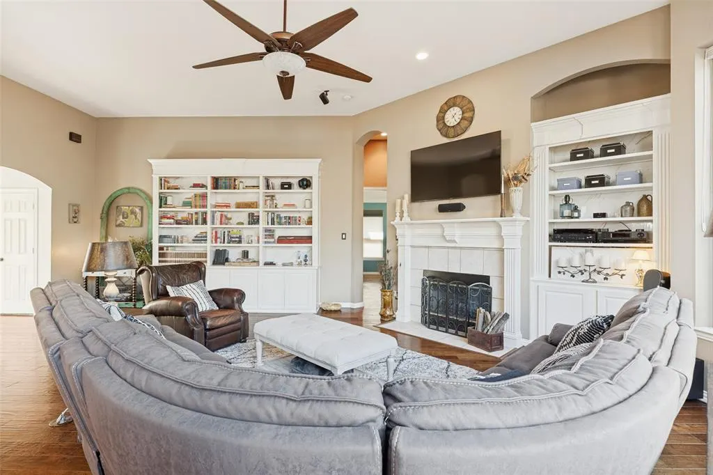 2404 Creek Ridge Drive