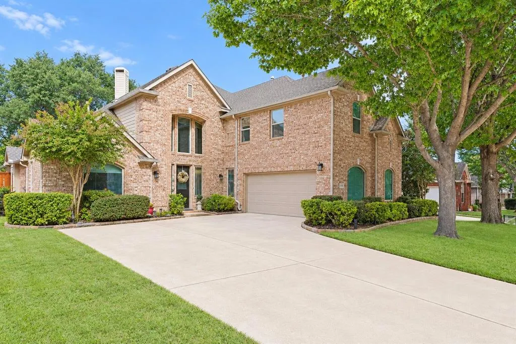 2404 Creek Ridge Drive