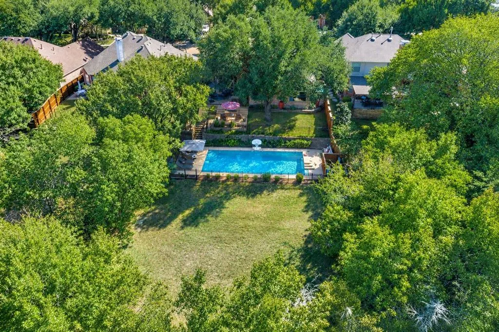 2404 Creek Ridge Drive