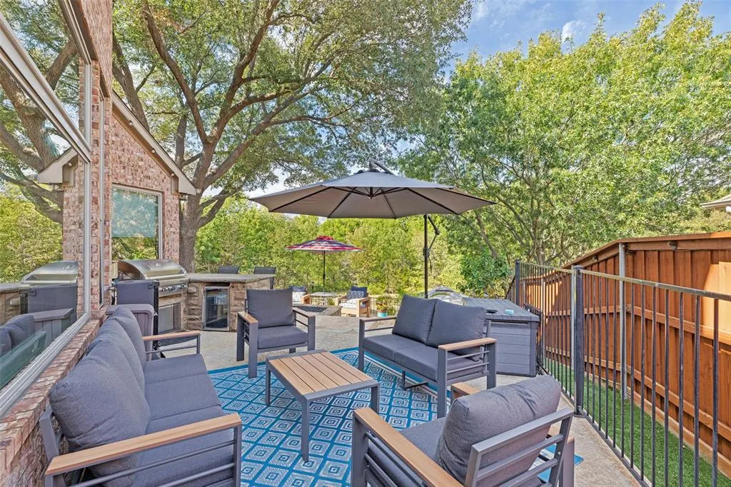 2404 Creek Ridge Drive