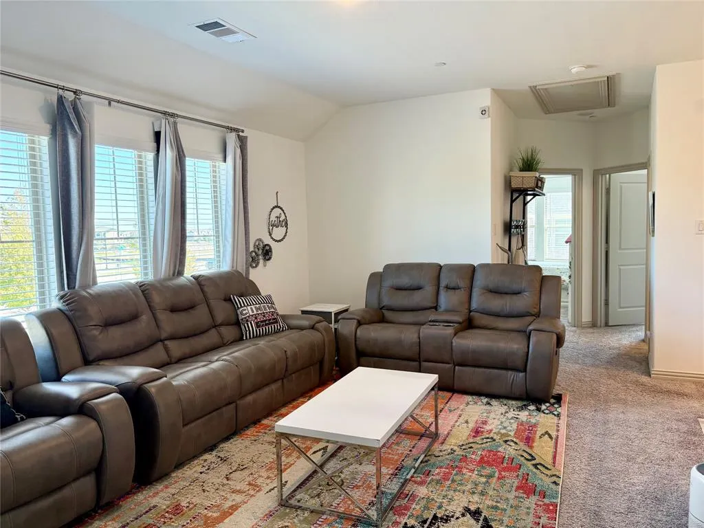 9096 Phoebe Road