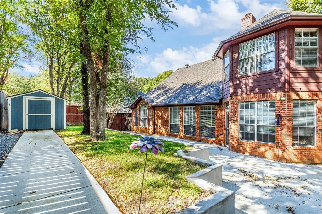 1811 Rolling Ridge Drive