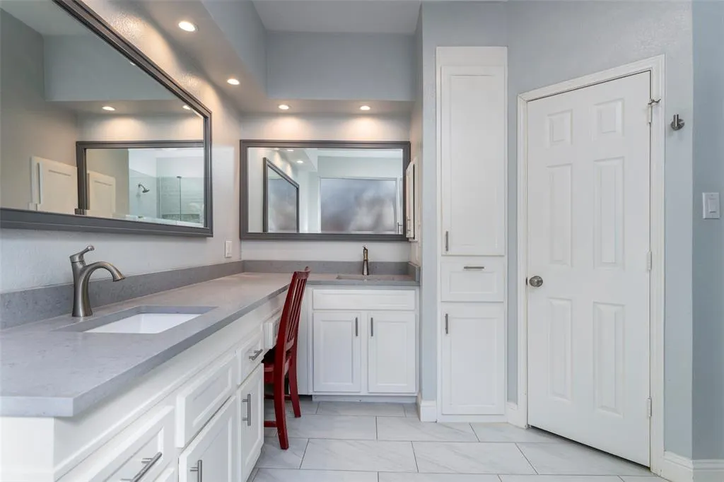 1811 Rolling Ridge Drive