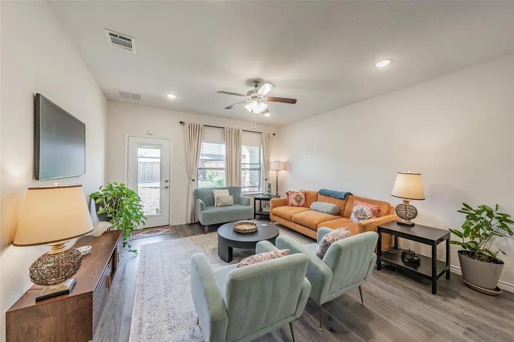 317 Willowmore Drive
