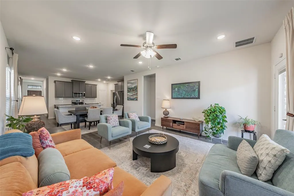 317 Willowmore Drive