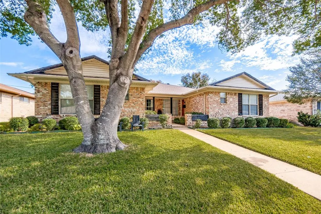 8324 Lullwater Drive