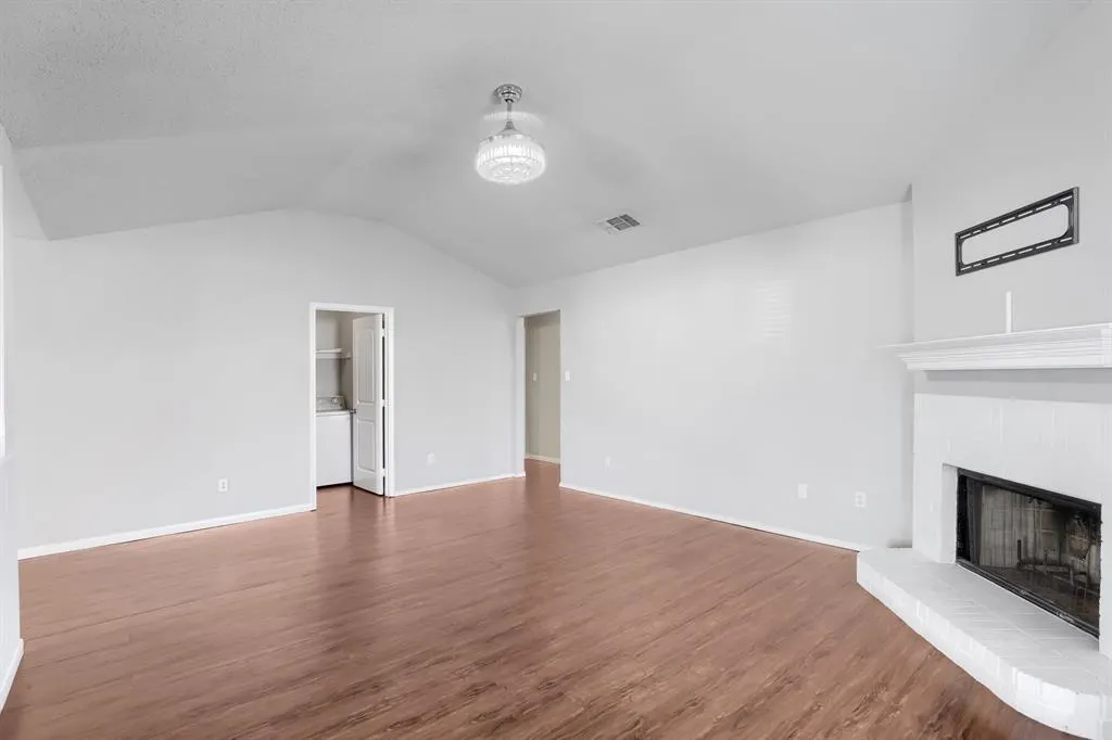 2039 Angelica Way