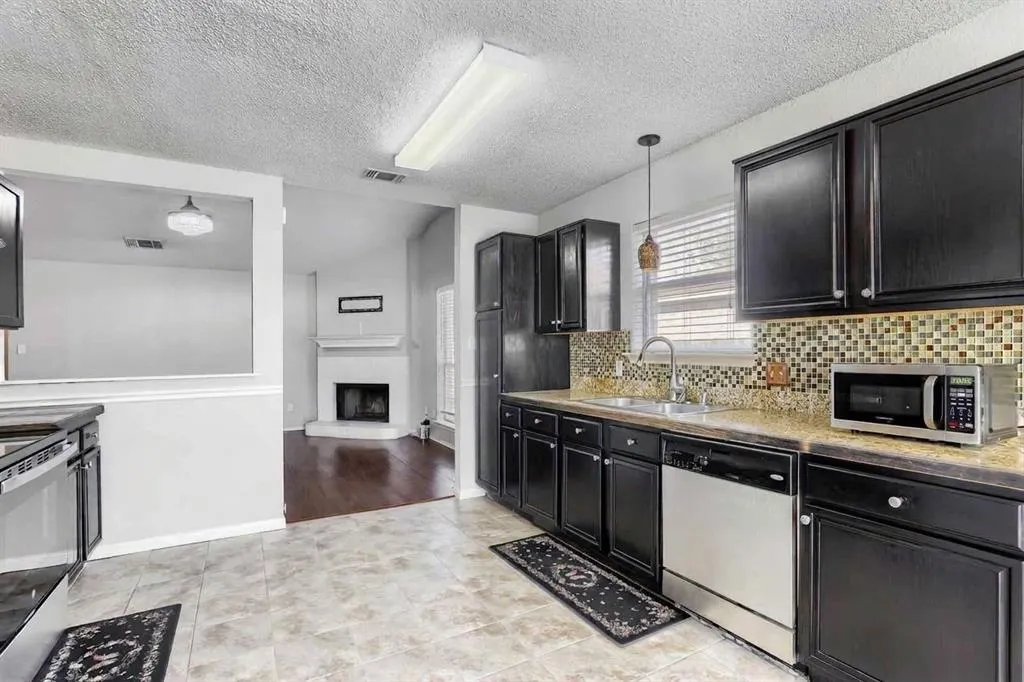 2039 Angelica Way