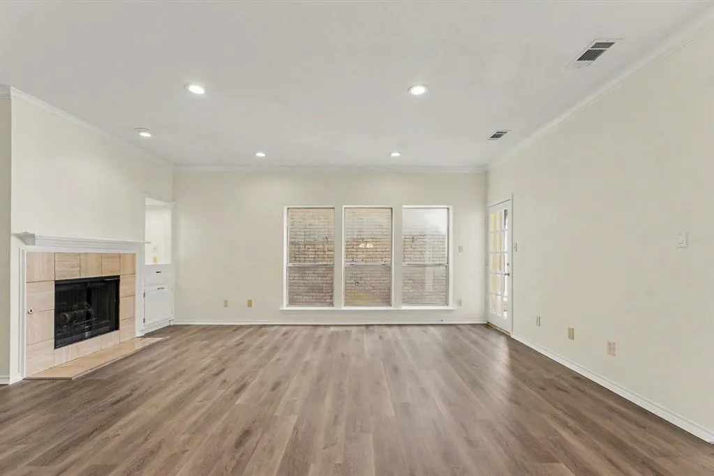 5825 Preston Valley Drive