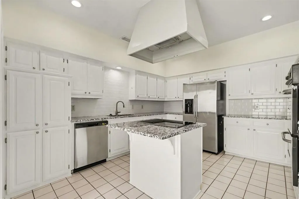 5825 Preston Valley Drive