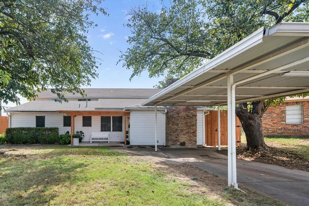2548 Wood Valley Place