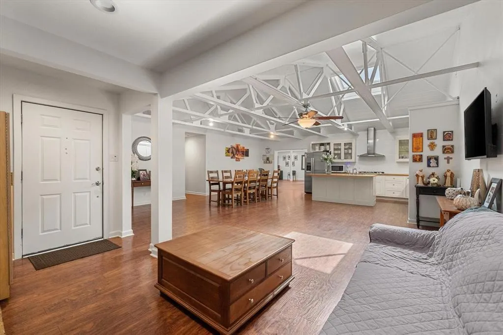 2548 Wood Valley Place