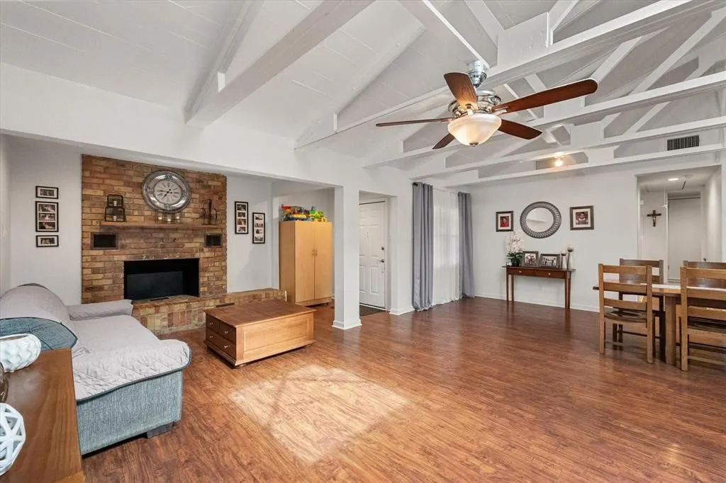 2548 Wood Valley Place