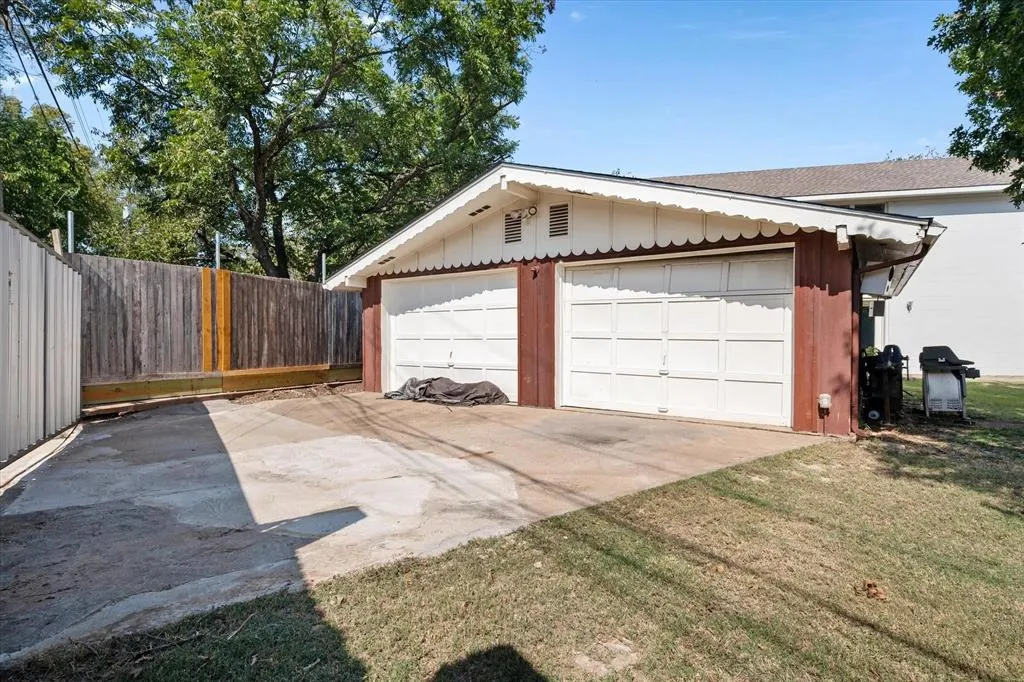 2548 Wood Valley Place